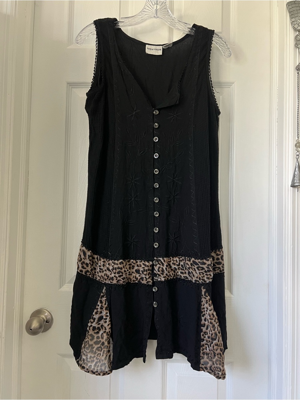Sleeveless Black Midi Dress with Leopard Trim